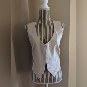 NWT vest in cream